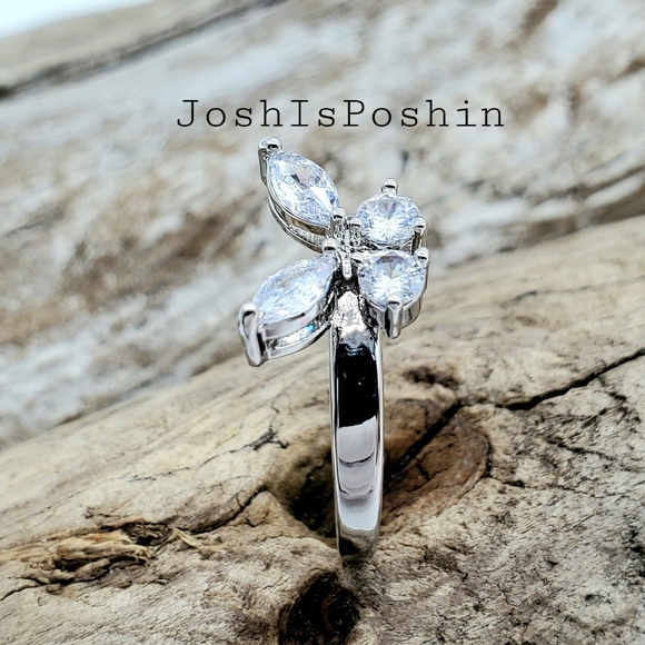 Silver butterfly white sapphire ring size 7 - Picture 4 of 6